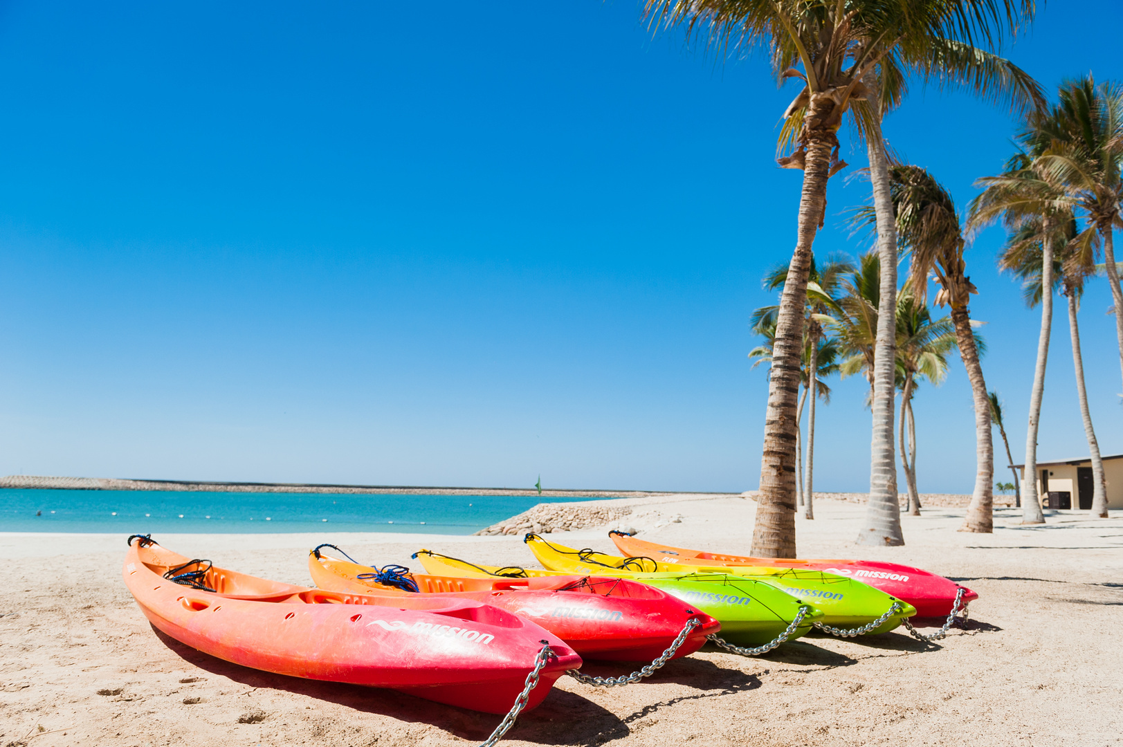 Al_Fanar_Salalah_canoe