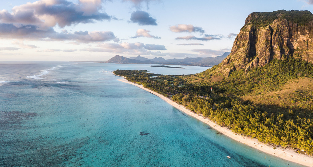 MTPA-CAMPAIGN-IMAGES-SCENERIES-LE MORNE BEACH-006