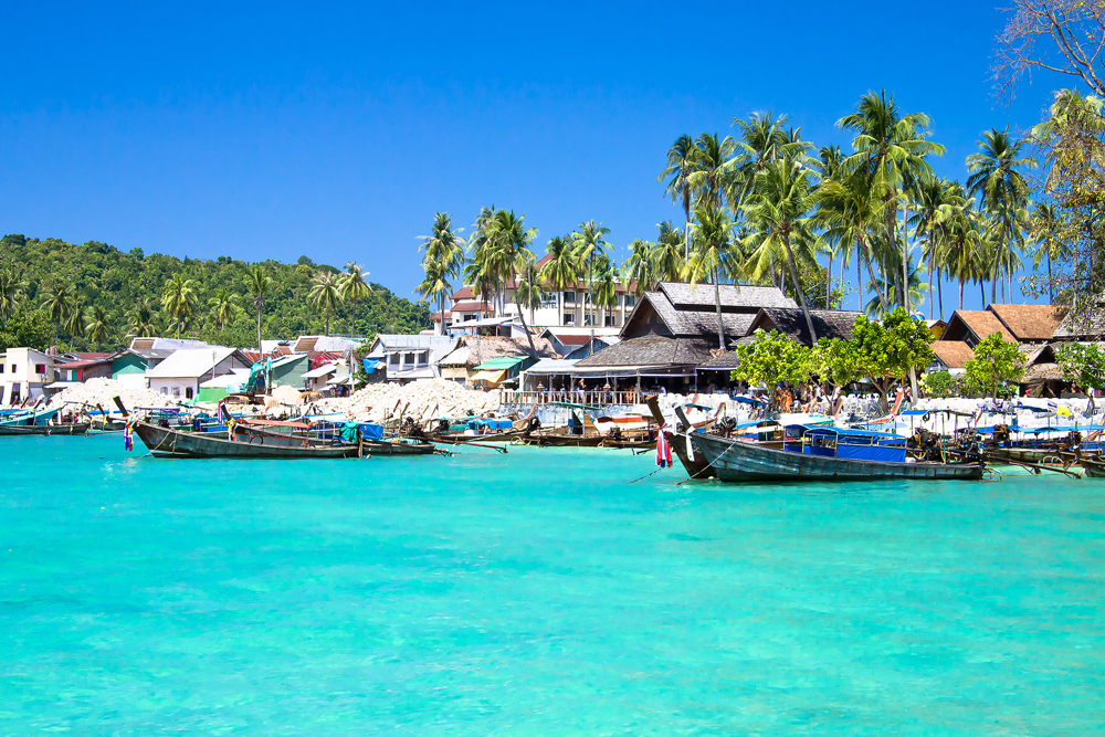 Az IBUSZ által szervezett utazásokon Thaiföld csodálatos vidékén Pattaya lenyűgöző és romantikus pálmafás strandjain pihenhetjük ki évközi fáradalmainkat.