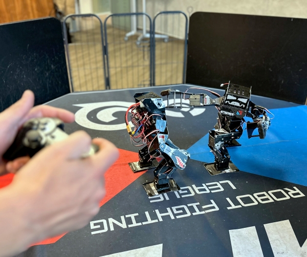 A 120 éves IBUSZ által szervezett személyre szabott Robot fighting league rendezvény szolgáltatás garantáltan felejthetetlen élményekkel kecsegteti önöket.