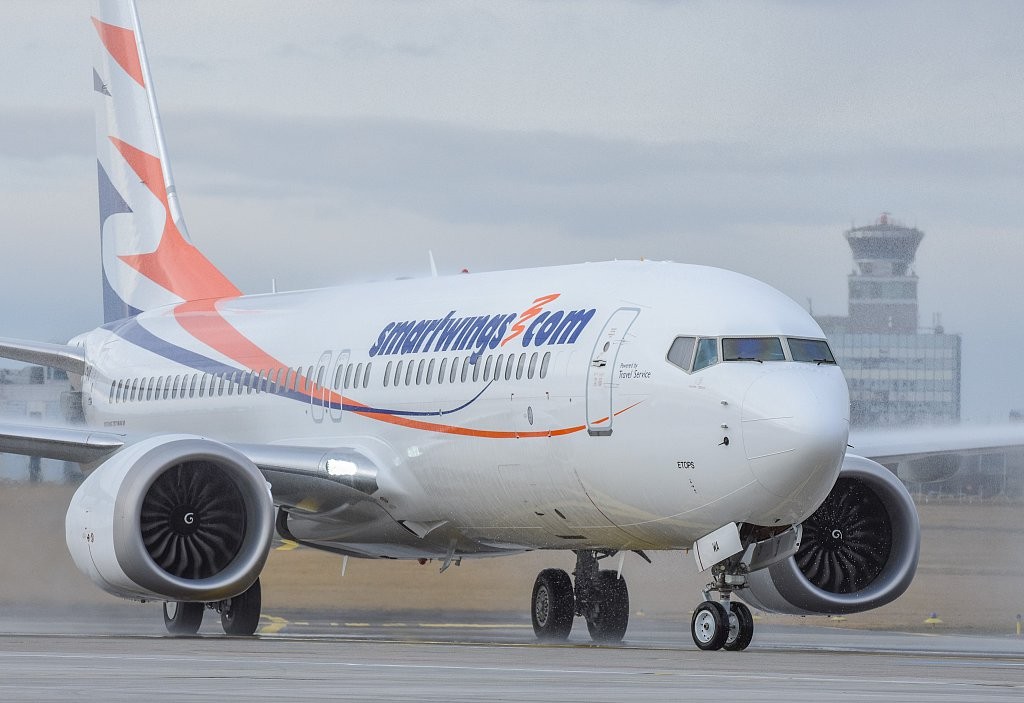 A százhúsz éves IBUSZ SmartWings Boeing 737-800 charter járatain a legmodernebb és legbiztonságosabb gépeken kényelmesen utazhatunk nyaralásainkra, majd haza.