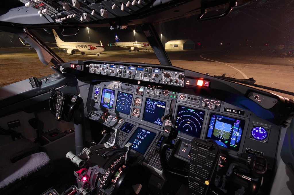A százhúsz éves IBUSZ SmartWings Boeing 737-800 charter járatain a legmodernebb és legbiztonságosabb gépeken nyugodtan utazhatunk nyaralásainkra, majd haza.