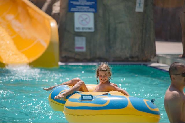 Az IBUSZ-szal eljuthatnak Törökország legcsodásabb családbarát szállodáiba. A Royal Dragon egy igazi csodapalota, mely a legkisebbeknek is szórakoztató hely.